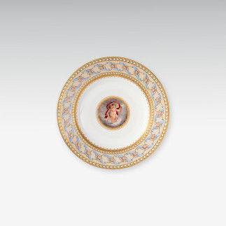 Teller mit zwei Amoretten