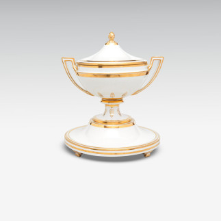 Große Suppenterrine mit Presentoir