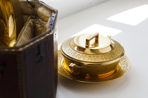 Objektgeschichte Das goldene Reiseservice, Deutsch