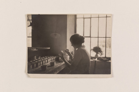 Historische Fotografie: Angarnieren der Henkel