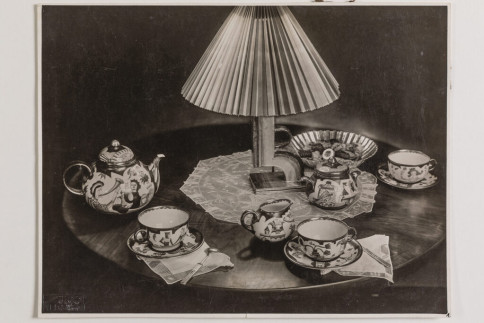 Historische Werbefotografie: Teeservice Traumgebilde (Version 1)
