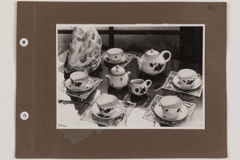 Historische Werbefotografie, Kaffeetisch mit Service Form Nr. 1.