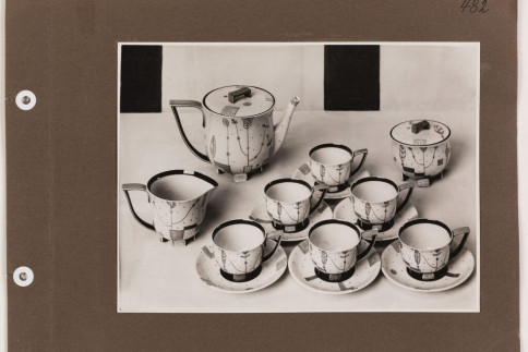 Historische Werbefotografie: Teeservice Form 19 von Josef Hoffmann